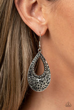 Load image into Gallery viewer, Organically Opulent Paparazzi Earring - Silver