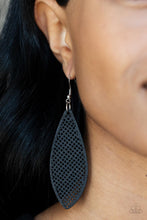 Load image into Gallery viewer, Surf Scene Paparazzi Wood Earring - Black