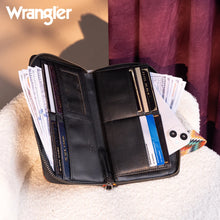 Load image into Gallery viewer, WG2211-W006 Wrangler Southwestern Art Print Wallet - Black
