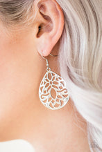 Load image into Gallery viewer, Casually Coachella Paparazzi Earring - White
