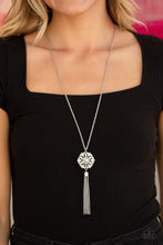 Load image into Gallery viewer, Fine Florals Paparazzi Necklace - White
