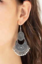 Load image into Gallery viewer, Paparazzi ♥ Western Trails - Silver ♥ Earrings

