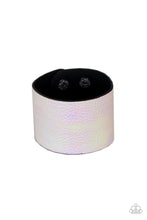 Load image into Gallery viewer, COSMO CRUISE Paparazzi Urban Snap Bracelet - WHITE Iridescent
