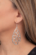 Load image into Gallery viewer, Reshaped Radiance Paparazzi Earring - Silver

