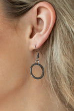 Load image into Gallery viewer, Basic Babe Paparazzi Necklace - Black Gunmetal
