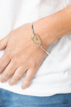 Load image into Gallery viewer, Prairie Paradise Paparazzi Bracelet  - White
