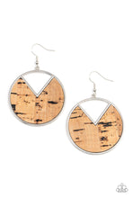 Load image into Gallery viewer, Nod to Nature Paparazzi Cork Earring - Black

