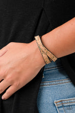 Load image into Gallery viewer, Space Warp Paparazzi Double Wrap Bracelet - Green
